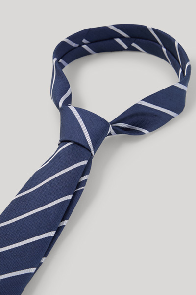 Krawatte in Navy gestreift