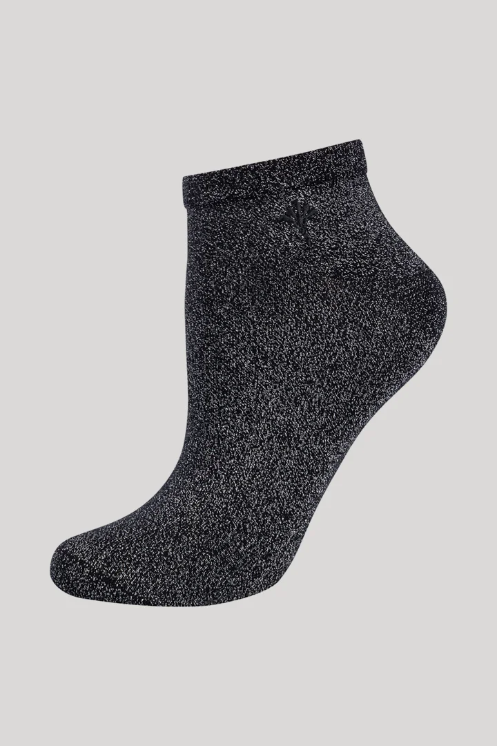 Leads to product detail page "2-pack of for your daily glam sneaker socks in black"