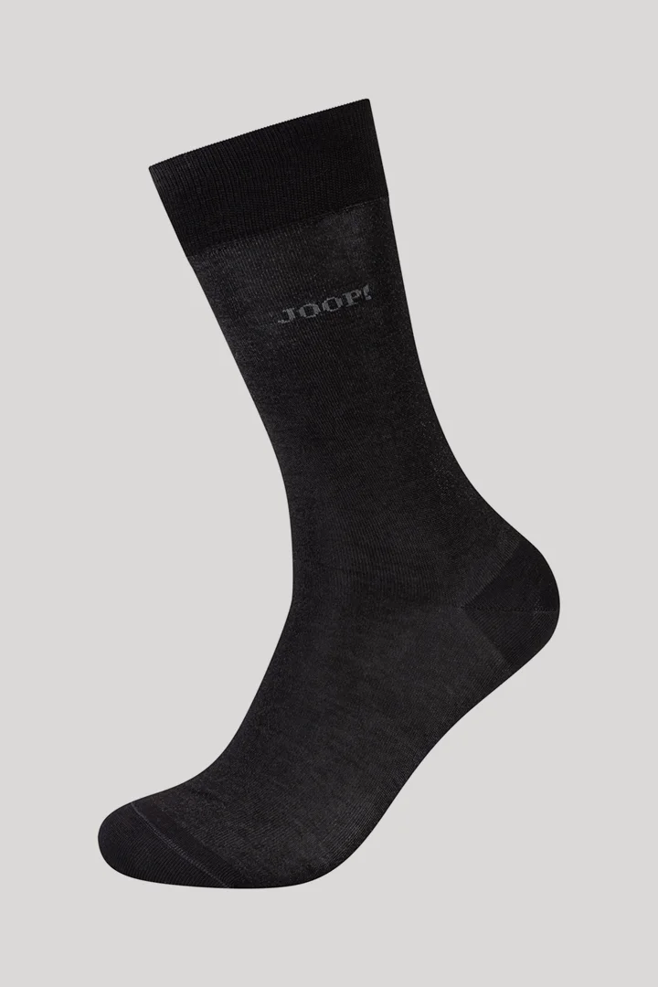 Leads to product detail page "2-pack of men's premium socks in black/black stripes"