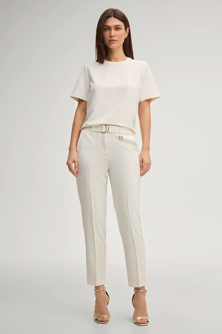 Führt zu Produktdetailseite „Anzughose Penja in Offwhite"