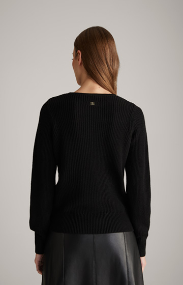 Sweter z dzianiny w kolorze czarnym