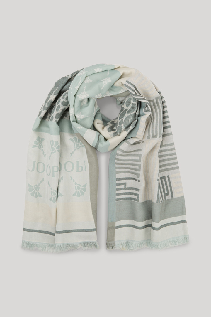 Führt zu Produktdetailseite „Tuch Ailis in Champagner/Hellblau gemustert"