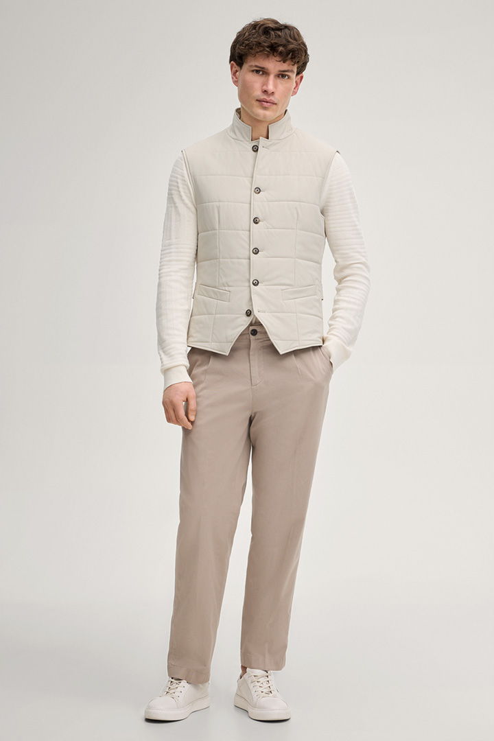 Führt zu Produktdetailseite „Steppweste Winslow in Sand"