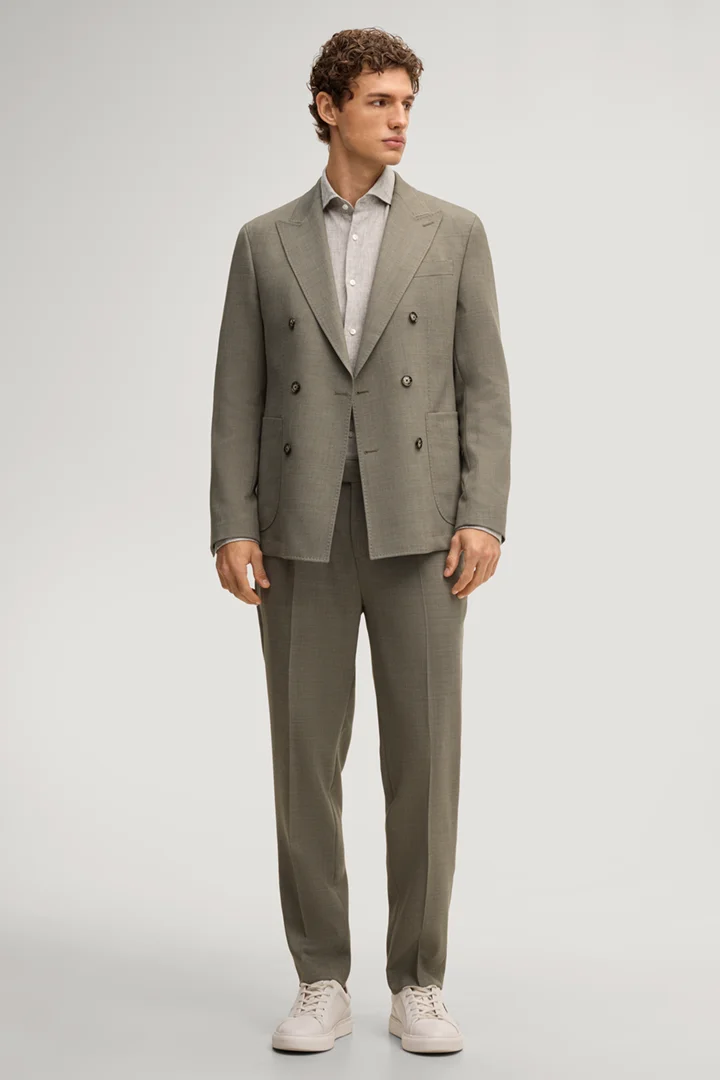 Leads to product detail page "Pai Linen Shirt in khaki"