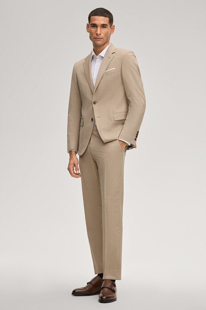 Leads to look detail page “Herby-Blayr modular suit in mottled beige”