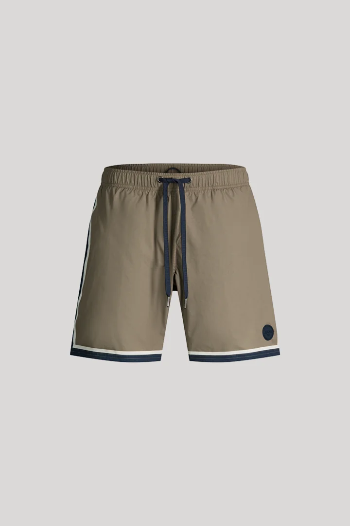 Leads to product detail page "Swimming shorts in olive green"