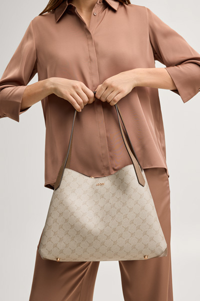 Leads to product detail page "Shopper Mazzolino Rahel in cream cornflower"