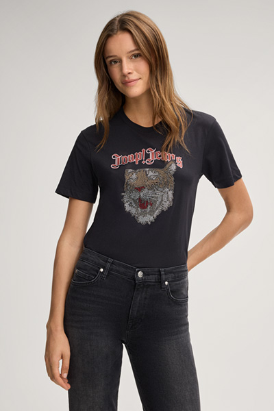 Tanasia T-shirt in Black