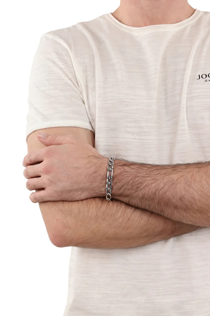 Leads to product detail page "Stainless steel bracelet in silver"