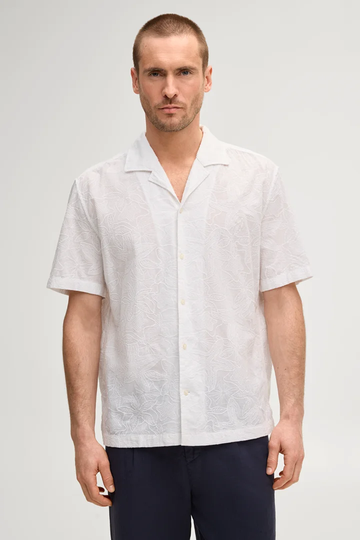 Leads to product detail page "Kawai Short-Sleeve Shirt in Textured White"