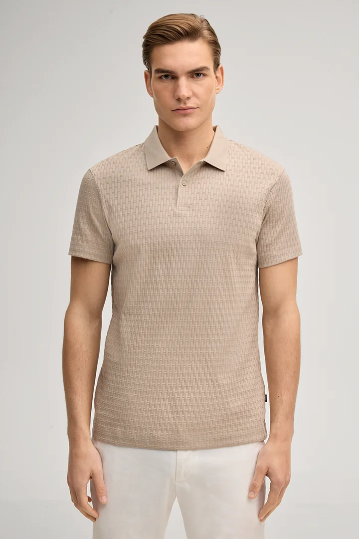 Leads to product detail page "Jorge polo shirt in structured beige"