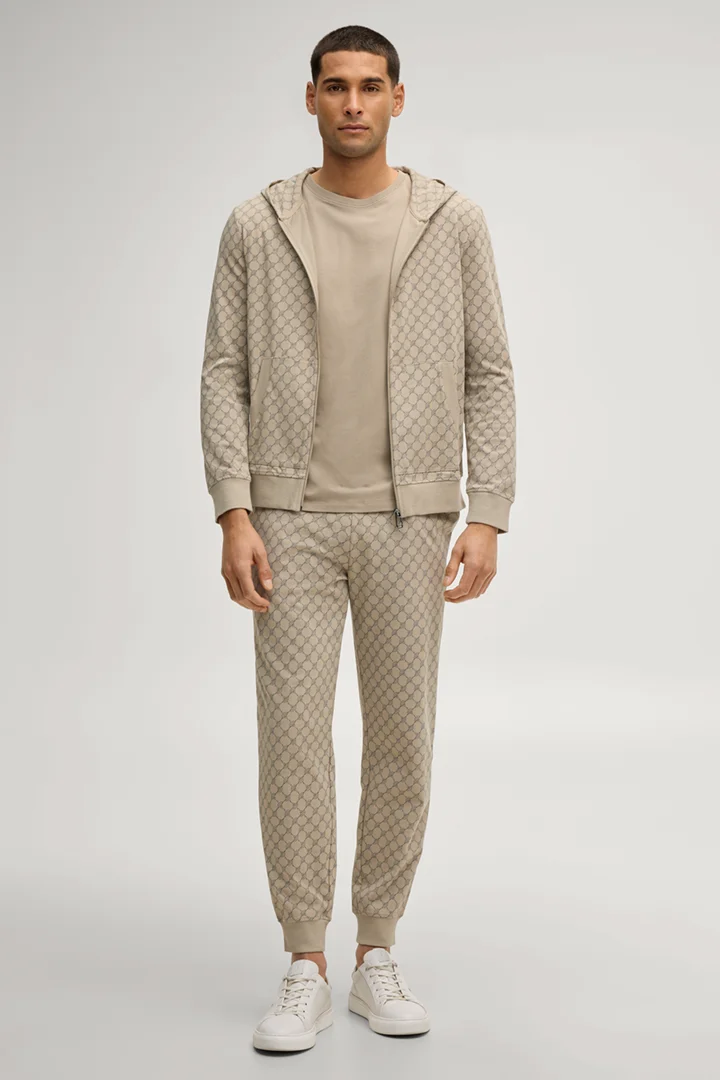 Leads to product detail page "Cornflower Joggpants in Beige"