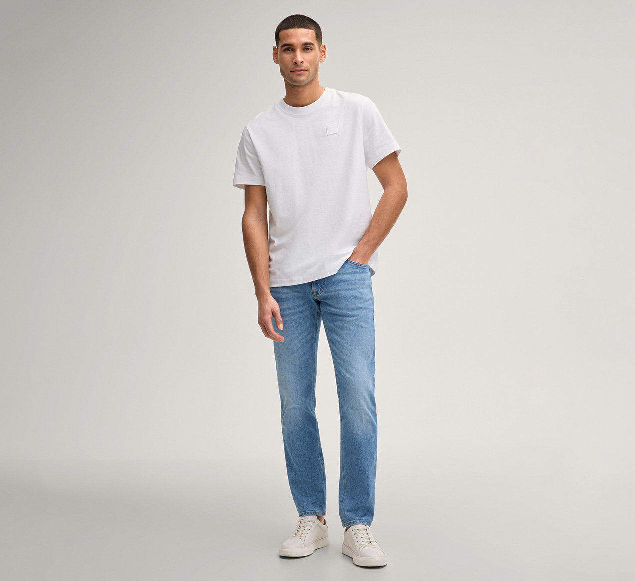 JOOP! presents the product Lei T-shirt in white from the category T-Shirts & Sweatshirts