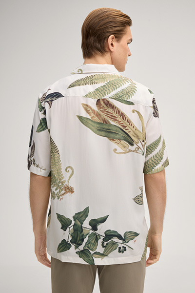 Kawai short-sleeved shirt in ecru/green patterned