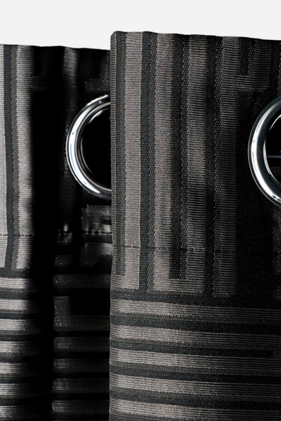 Führt zu Produktdetailseite „JOOP! FINE BARS Fertigvorhang 140x250 cm, Schwarz"