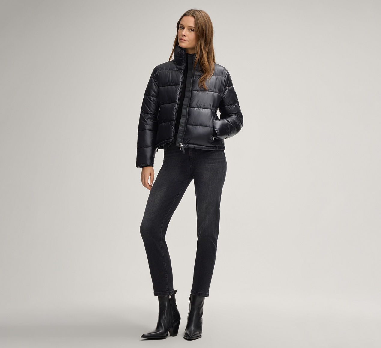 JOOP! präsentiert das Produkt Steppjacke Opika in Schwarz aus der Kategorie Jacken & Mäntel