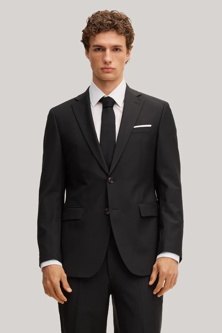 Leads to product detail page "Finch Modular Jacket in Black"