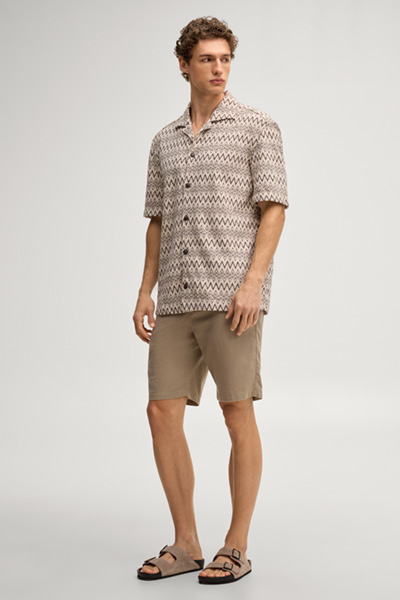 Leads to product detail page "Hanau short-sleeved shirt in beige and brown with a pattern"