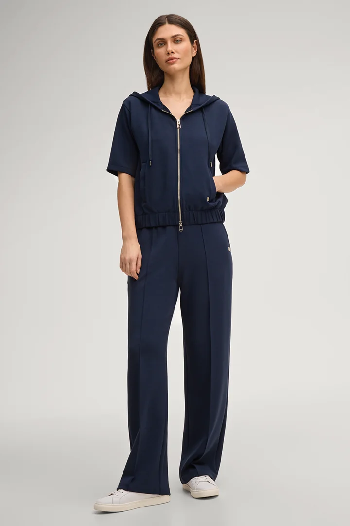 Führt zu Produktdetailseite „Sweatjacke Thérèse in Navy"