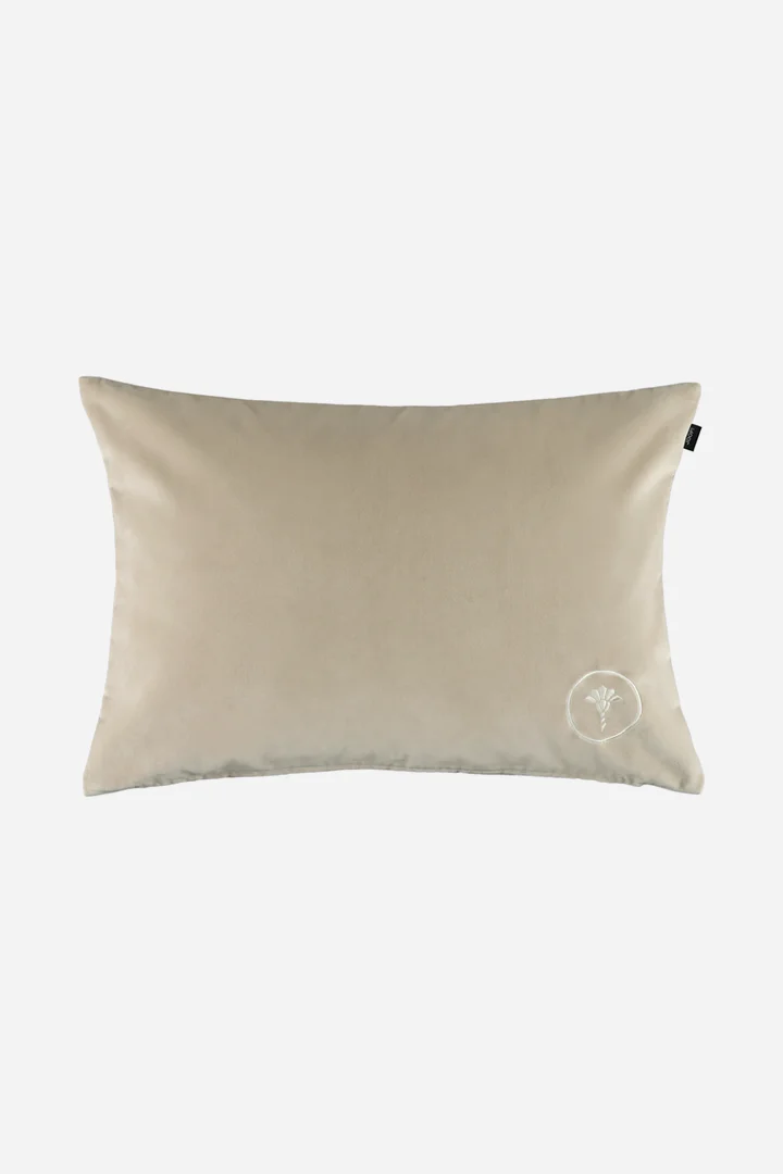 Leads to product detail page "Joop! Fabrics studio cushion with fleece filling in natural, 40 x 60 cm"