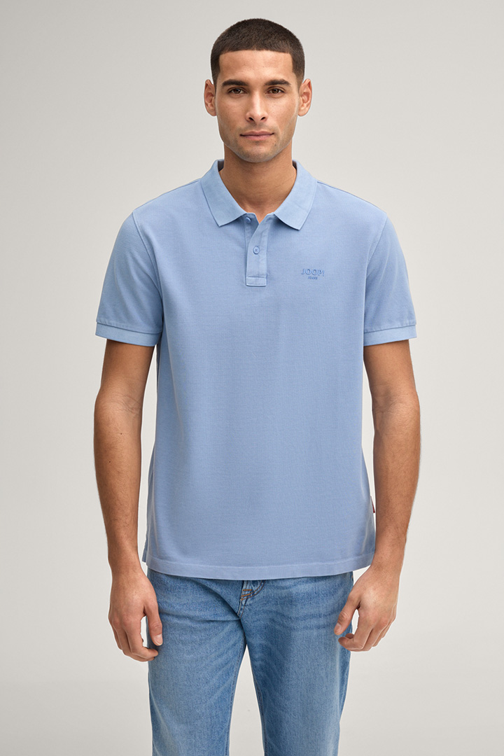 Leads to product detail page "Ambrosian polo shirt in light blue"