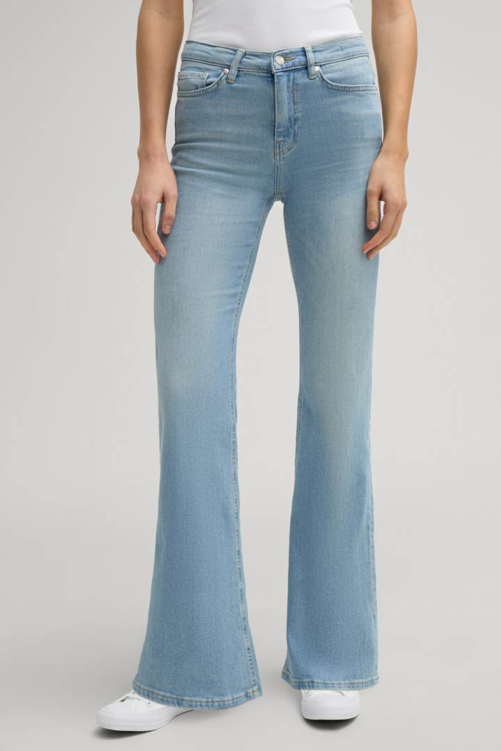 Maria Jeans in a Light Blue Washed Finish