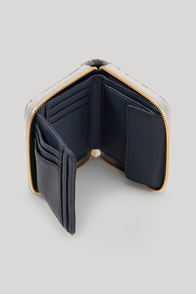 Leads to product detail page "null"