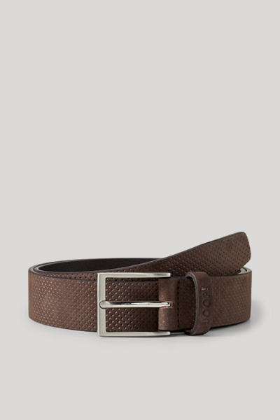 Leads to product detail page "Dark brown leather belt"