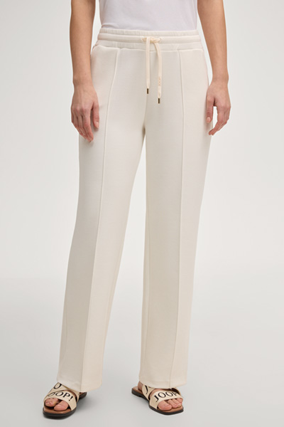 Spodnie dresowe Talila w kolorze złamanej bieli