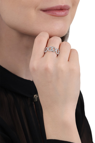 Führt zu Produktdetailseite „Ring mit Zirkonia in Silber"