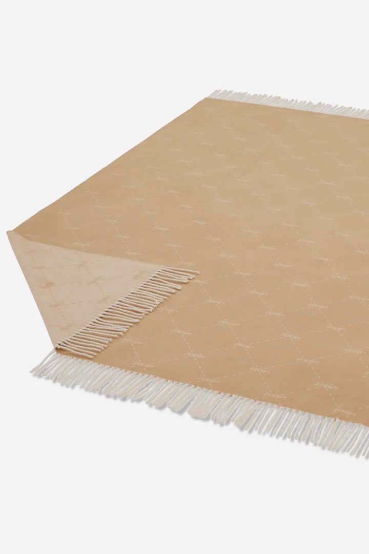 Führt zu Produktdetailseite „JOOP! FINE-DIAMOND Plaid 130x170 cm, natur"