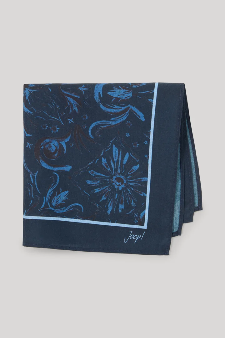 Leads to product detail page "Navy patterned pocket square"