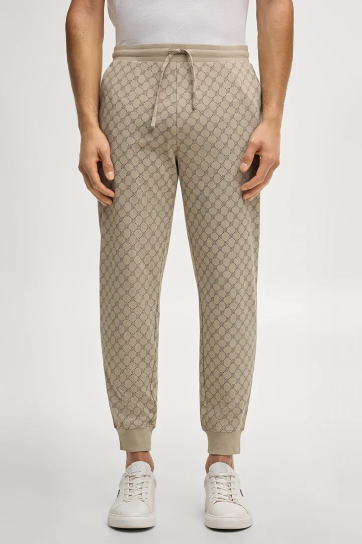 Leads to product detail page "Cornflower Joggpants in Beige"