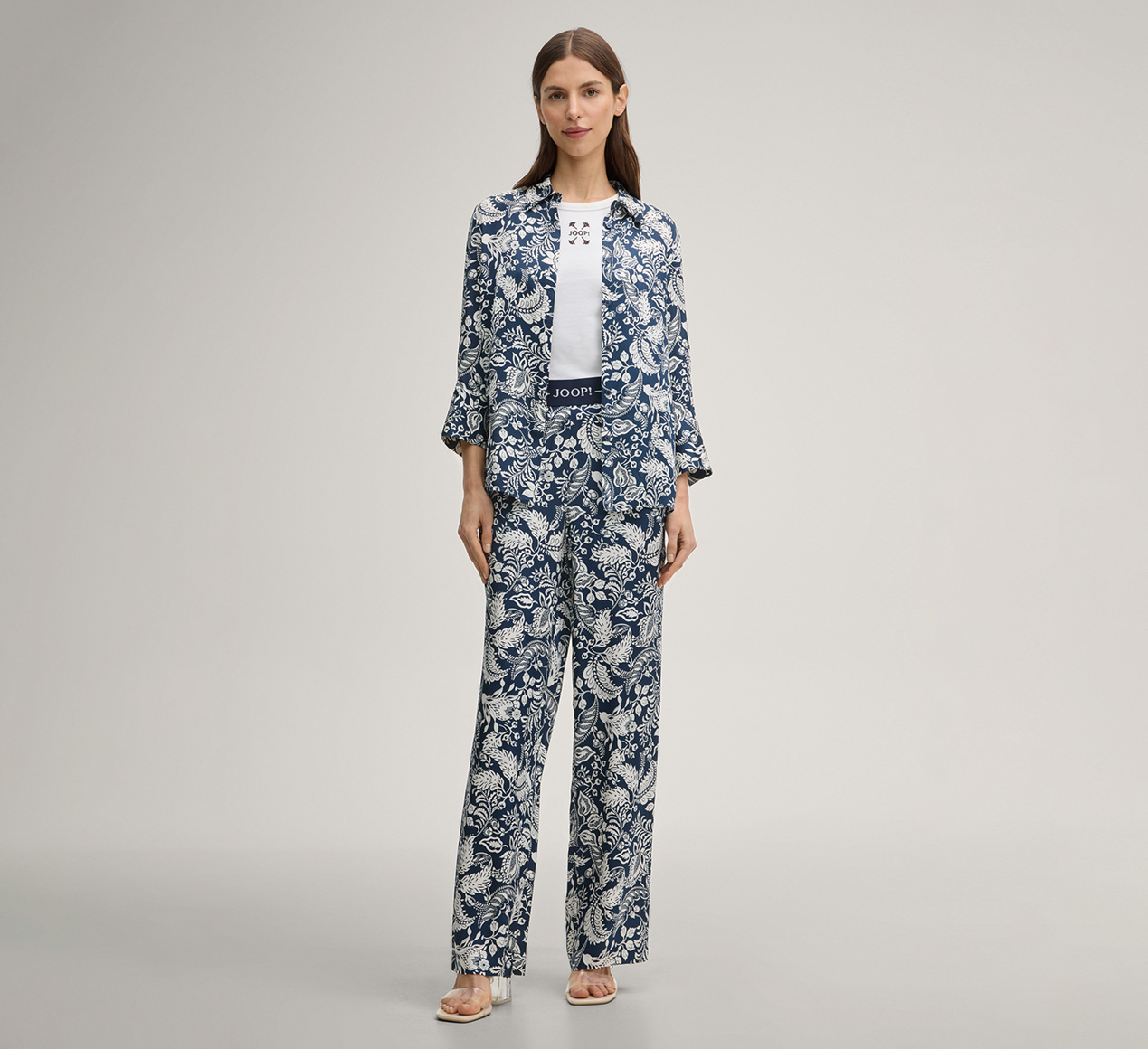 JOOP! präsentiert das Produkt Bluse Bärbel in Navy/Weiß gemustert aus der Kategorie Blusen