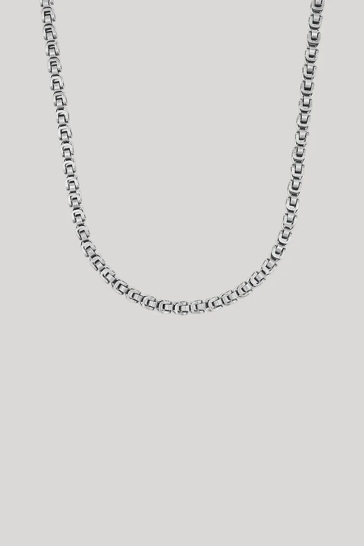 Prowadzi do strony produktu „Naszyjnik ze stali nierdzewnej w kolorze srebrnym"