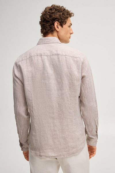 Leads to product detail page "Pai Linen Shirt in beige"