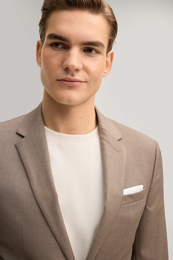 Damon-Gun Suit in Light Brown