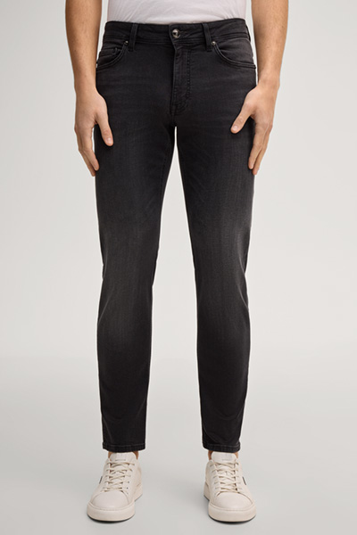 Fortres Jeans in Washed Black