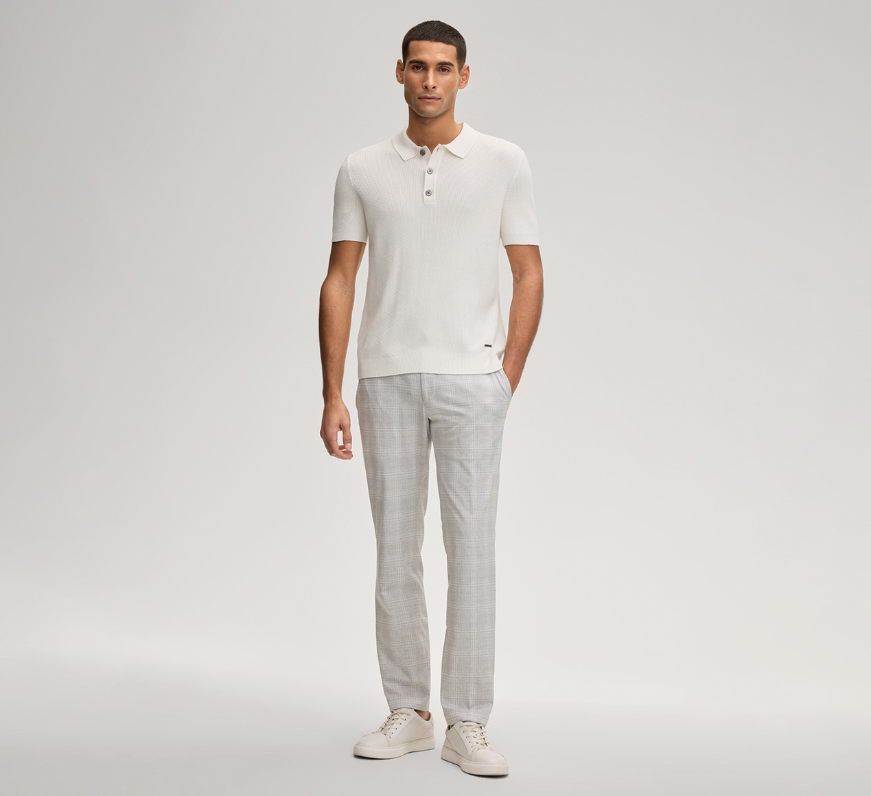JOOP! präsentiert das Produkt Poloshirt Willo in Offwhite gerippt aus der Kategorie T-Shirts & Sweats