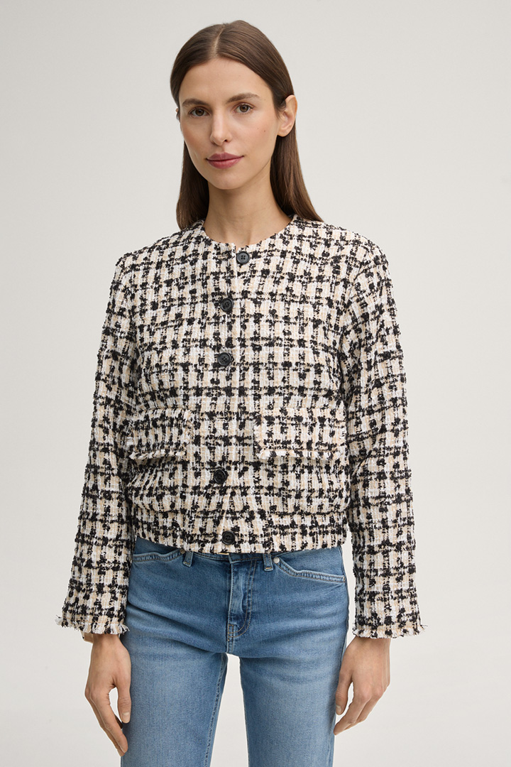 Leads to product detail page "Jenifer blazer in Cream/Black Check"