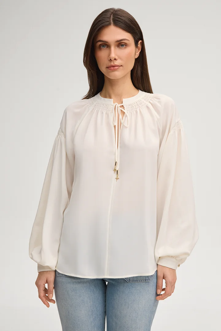 Führt zu Produktdetailseite „Bluse Brigida in Offwhite"