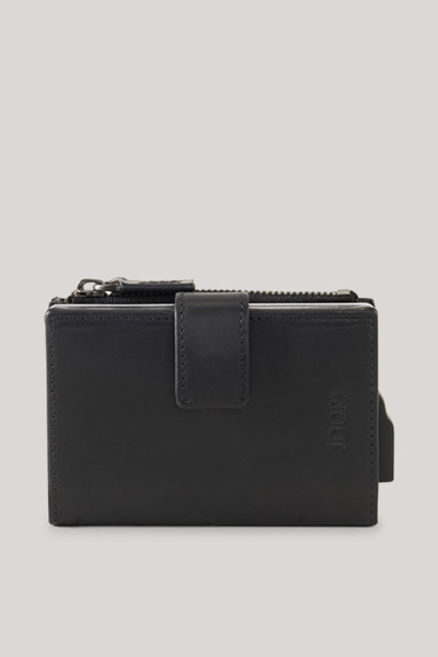 Leads to product detail page "Cerratano c-four e-cage wallet in black"