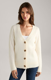JOOP! präsentiert das Produkt Cardigan in Creme aus der Kategorie Strick