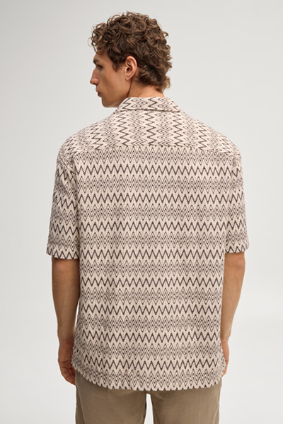 Leads to product detail page "Hanau short-sleeved shirt in beige and brown with a pattern"