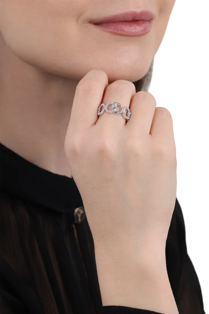 Führt zu Produktdetailseite „Ring mit Zirkonia in Silber"