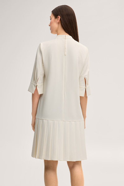 Leads to product detail page "Dalga dress in off-white"