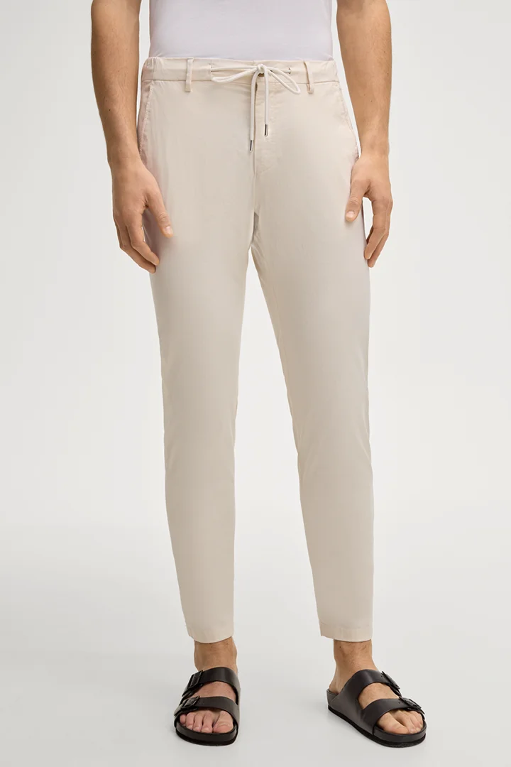 Führt zu Produktdetailseite „Chino Maxton in Offwhite"