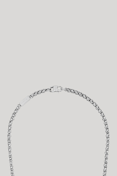 Prowadzi do strony produktu „Naszyjnik ze stali nierdzewnej w kolorze srebrnym"