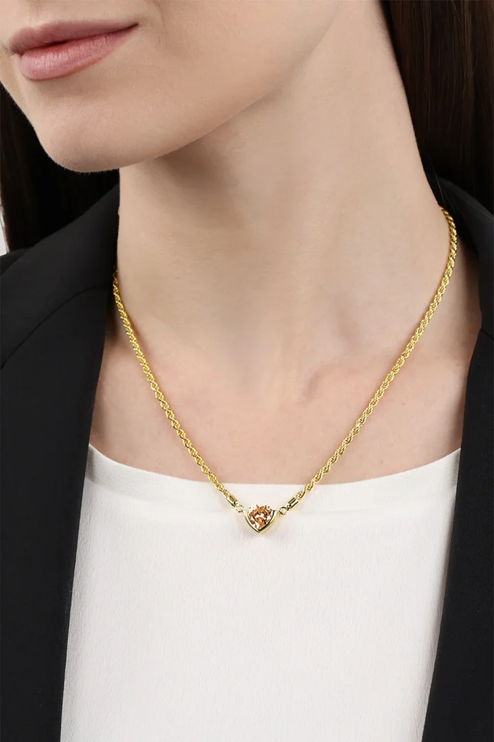 Führt zu Produktdetailseite „Collier mit Herz-Anhänger in Gold"