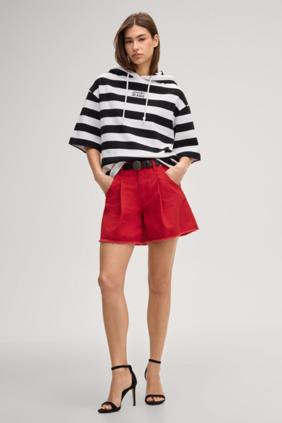 Timira short-sleeved hoodie in black and white stripes